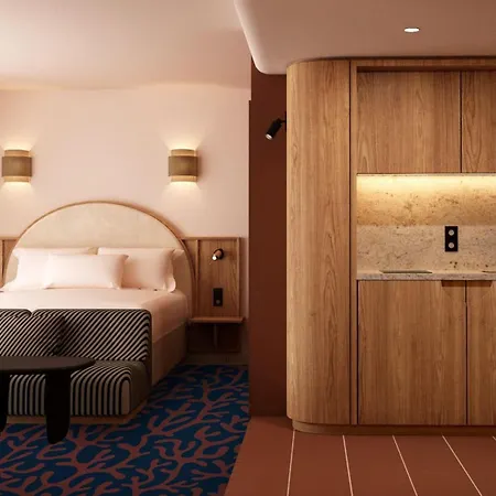 Ventura Saint-tropez, Tapestry Collection By Hilton Otel 4*