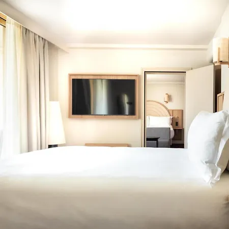 Hotel Ventura Saint-tropez, Tapestry Collection By Hilton 4*