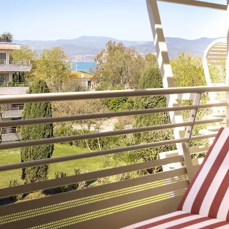 Hotel Ventura Saint-tropez, Tapestry Collection By Hilton