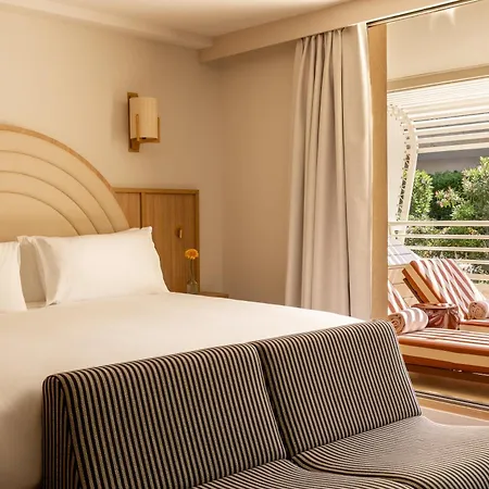 Ventura Saint-tropez, Tapestry Collection By Hilton Saint-Tropez