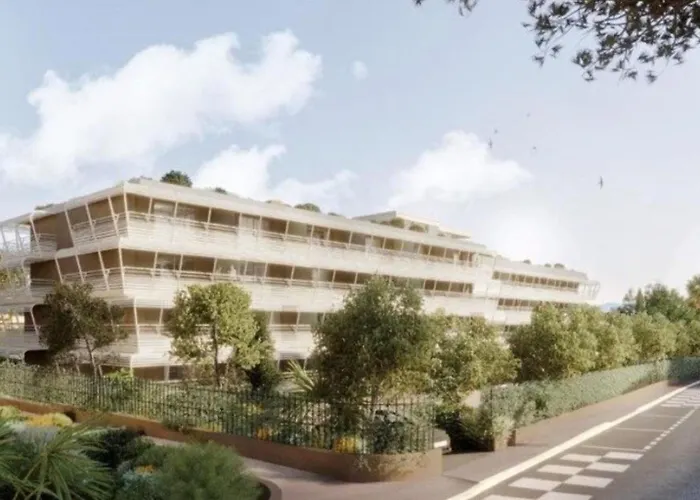 Ventura Saint-tropez, Tapestry Collection By Hilton Otel