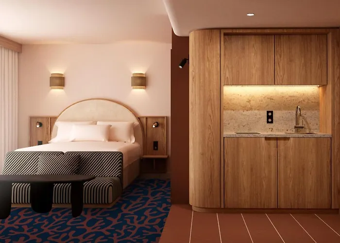 Ventura Saint-tropez, Tapestry Collection By Hilton Otel 4*